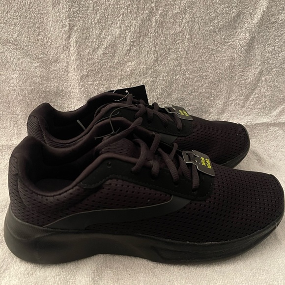 Athletic works sneakers - Picture 1 of 5